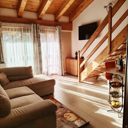 La Villa Gialla Аоста Экстерьер фото