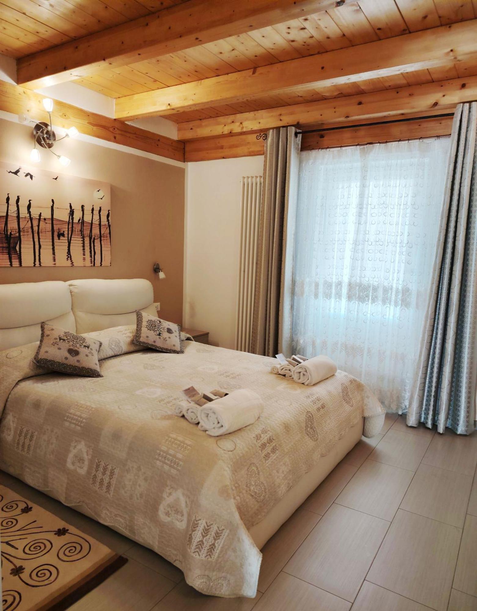 La Villa Gialla Аоста Экстерьер фото